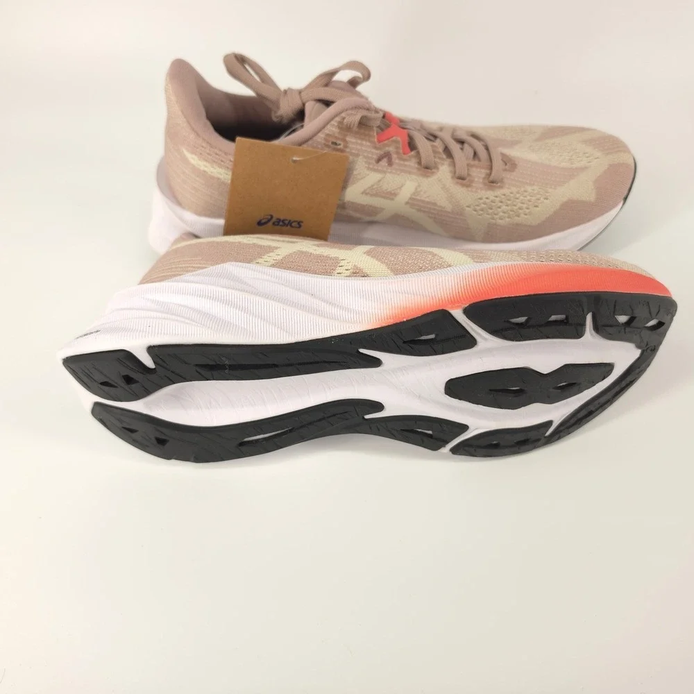 Asics Womens Dynablast 5 Running Shoes size 8 Fawn/Oyster White New In Box